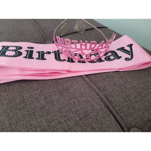Birthday Girl Pink Sash‎ w/ Black Text And Glitter Tiara - Picture 5 of 6